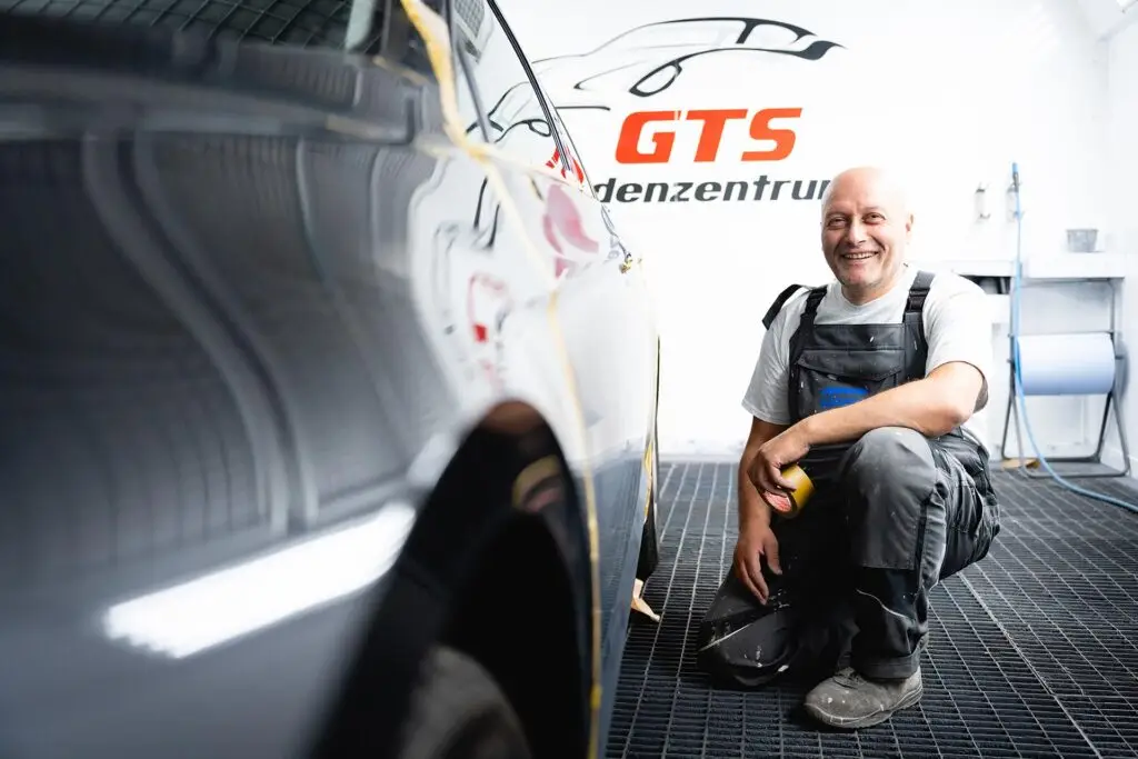 GTS Schadenzentrum Berlin Kfz Werkstatt Dellen und Lackreparatur