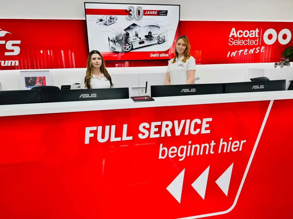 GTS Schadenzentrum Berlin Kfz Werkstatt Eingangstresen Kundenempfang