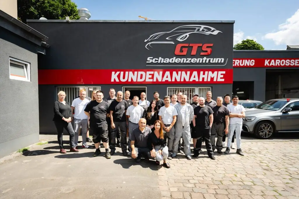 GTS Schadenzentrum Berlin KFZ Werkstatt für Mechanik, Lack, Karosserie und Elektromobilität Das ganze Team